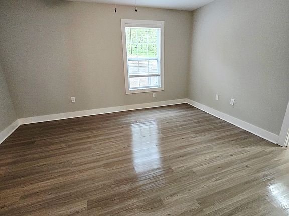 5th image of 106 E Kentucky Ave