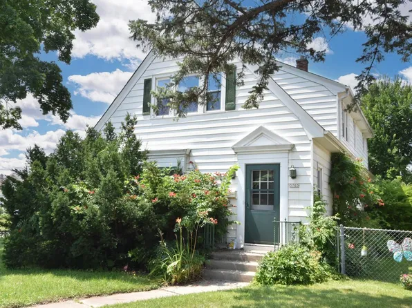 3703 North 40th STREET, Milwaukee, WI 53216