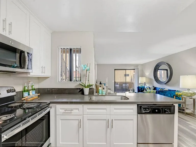 Altair Apartment Homes — Photo 5