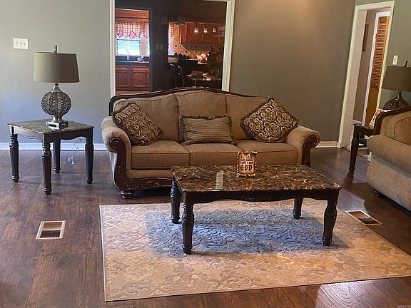 3rd image of 1821 Columbia Road 36