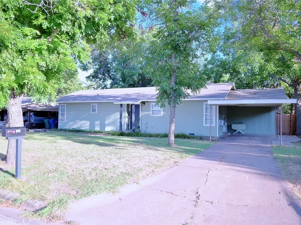 1314 Corto St, Graham, TX 76450