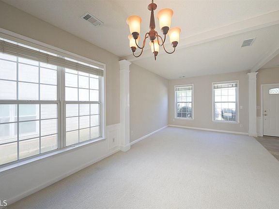 3rd image of 2814 Priestcliff Dr SE
