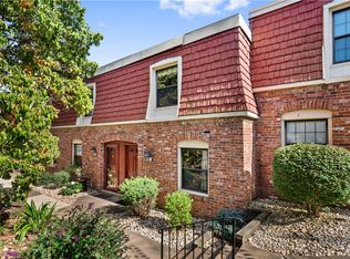 1272 Pennsbury Blvd, Pittsburgh, PA 15205