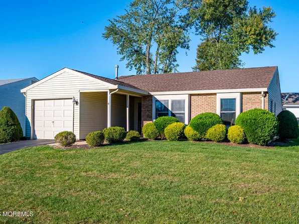 9 Bishop Court, Marlboro, NJ 07746