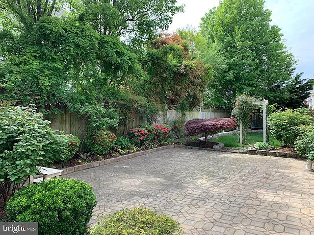 8219 Electric Ave — Photo 5