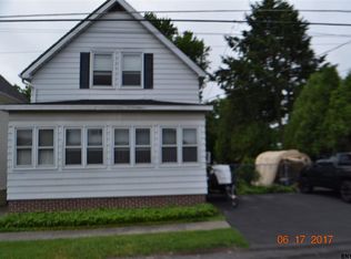 22 Craig St, Watervliet, NY 12189
