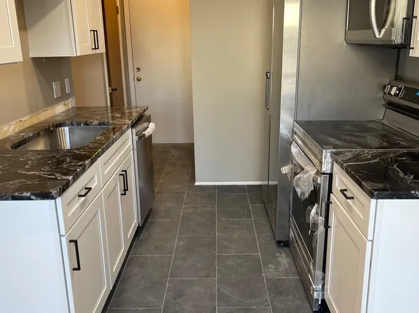 2078 Hidden Meadows Dr Unit C, Walled Lake, MI 48390