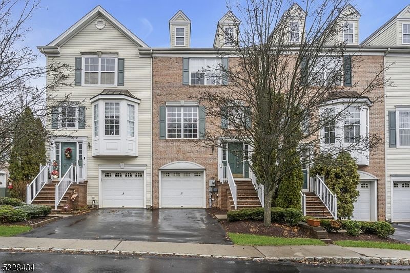 1st image of 3 Dogwood Ln