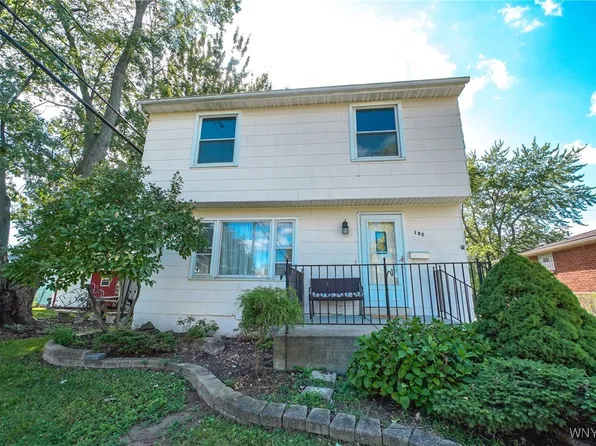 182 Woodcrest Dr, Amherst, NY 14226