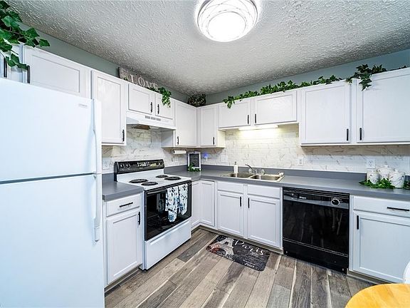 4th image of 9953 Beverly Ln