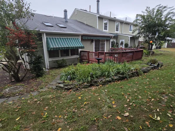 99 Oak Lane, Eatontown, NJ 07724