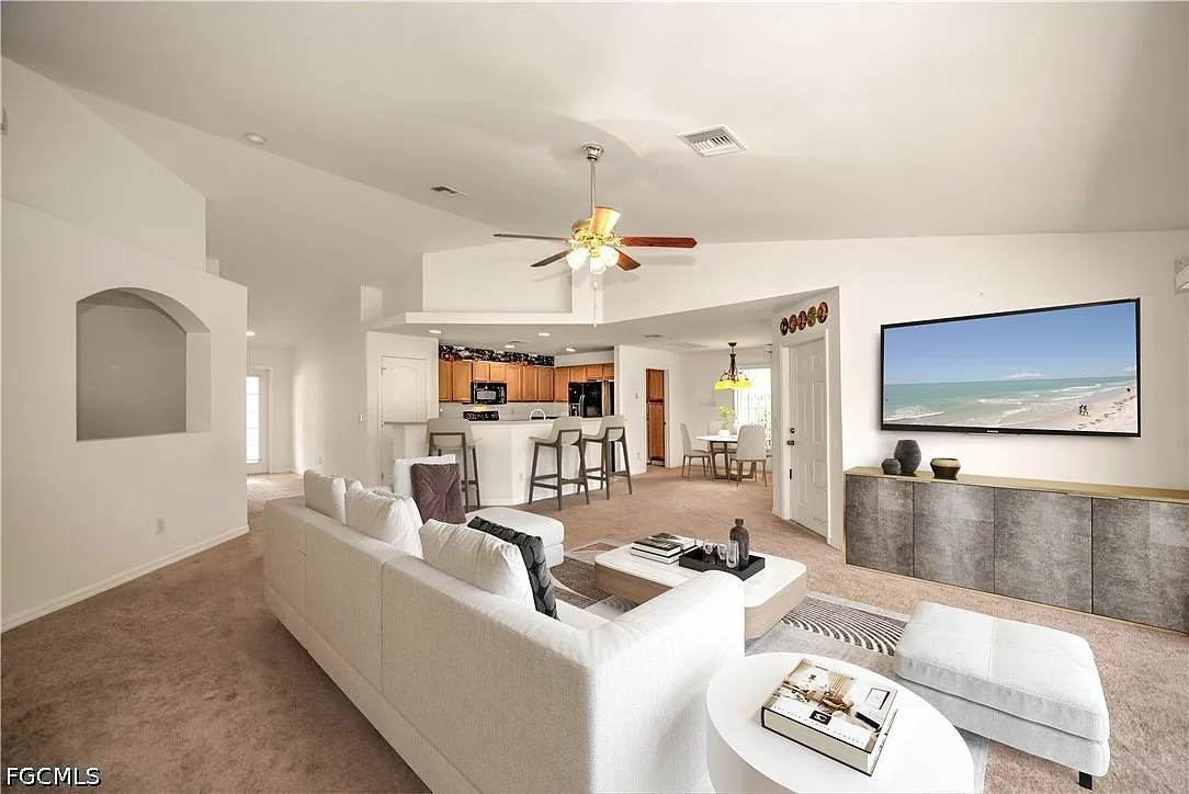 3 bed, 2.0 bath, 1969 sqft, $2,200 — Photo 1