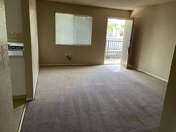 2nd image of 1046 W Morton Ave APT 10