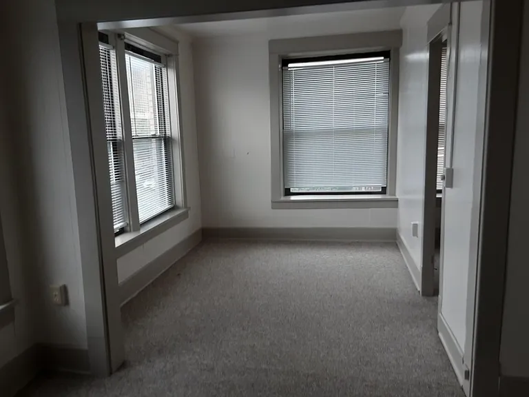 847 1/2 Massachusetts St — Photo 14