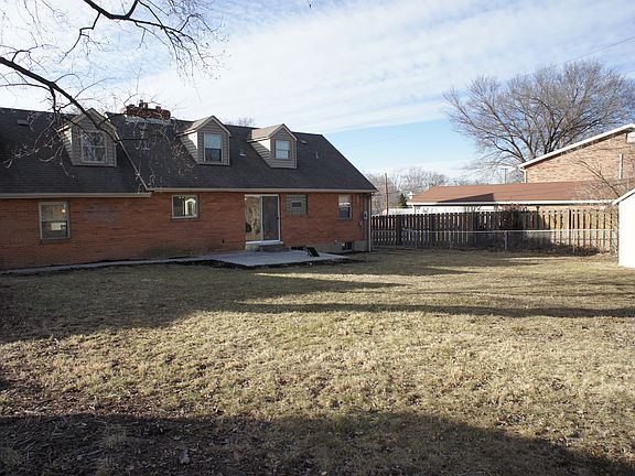 5th image of 430 Magnolia Ave