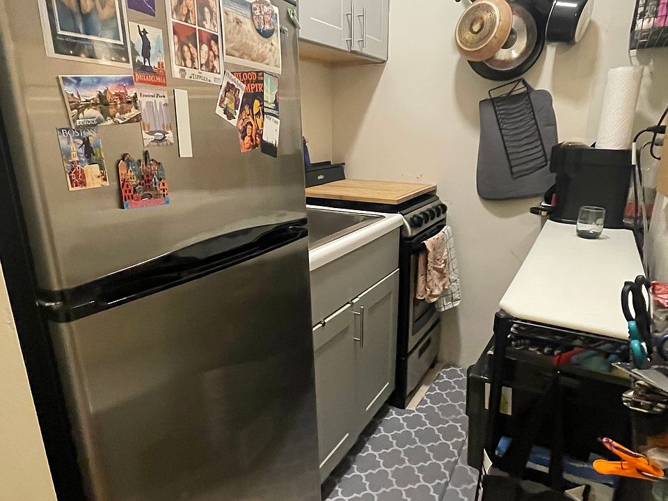 2nd image of 147 E 82nd St APT 6D