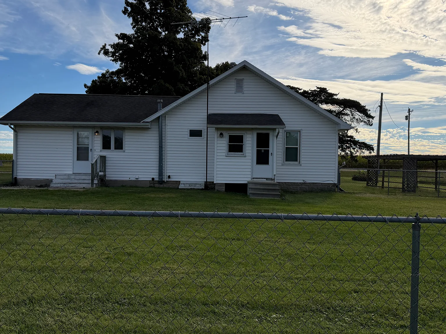2 bed, 1240 sqft, $1,500 — Photo 3