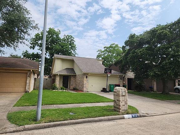 3rd image of 813 Briarcreek Dr
