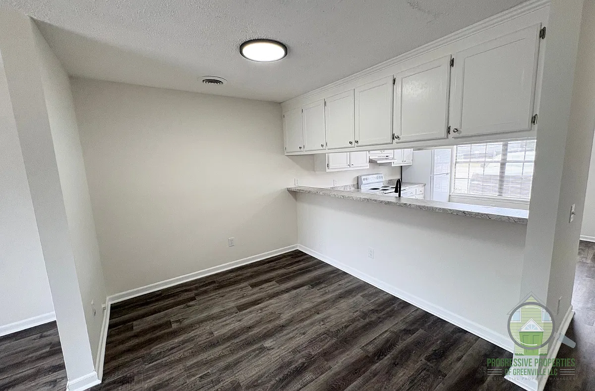 1216 North Main Street - B5 — Photo 3