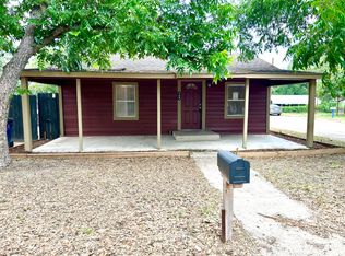 729 Burmeister St, Pleasanton, TX 78064