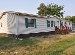 311 3rd Ave W, Lemmon, SD 57638