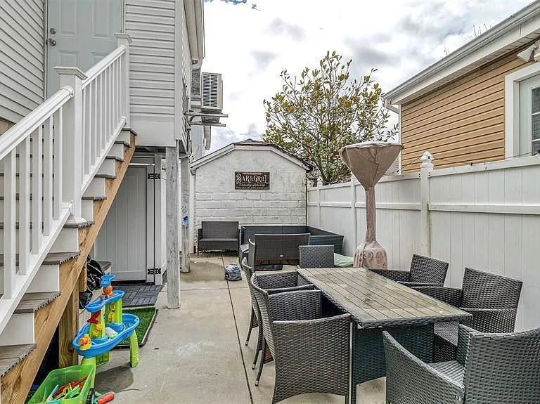 200 N Sacramento Ave #2 — Photo 17