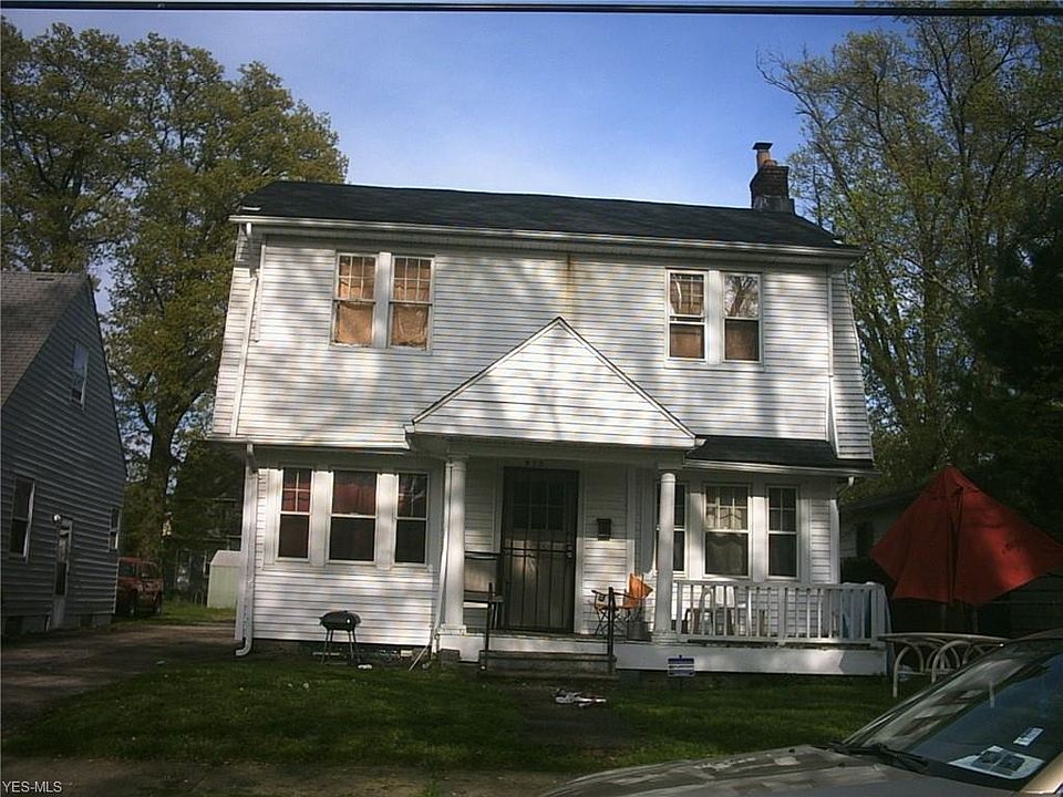 1st image of 915 Storer Ave
