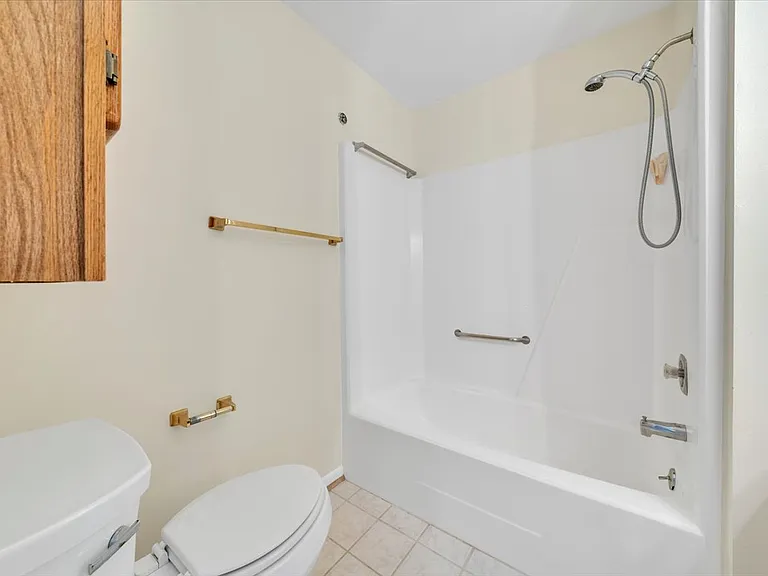 3420 Londonderry Ct — Photo 11