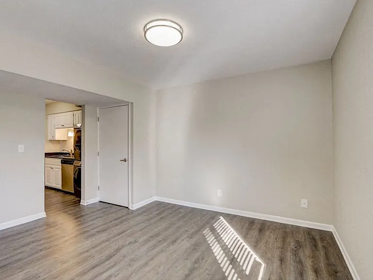 Lake Country Village Apartments — Photo 14