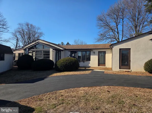 413 Albany Ct, Wallingford, PA 19086