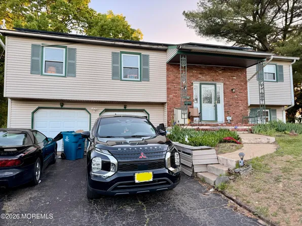 44 S Longview Road, Howell, NJ 07731