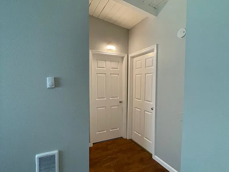825 Waverly Dr SE — Photo 16