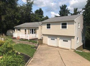 1032 Betty Zane Rd, Wheeling, WV 26003