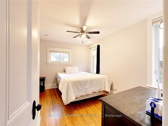 3rd image of 122 Forsyth St E #1