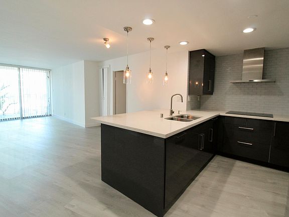 2nd image of 700 E Ocean Blvd Unit 603
