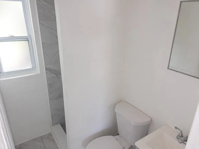 139 W 8th St #8 — Photo 7