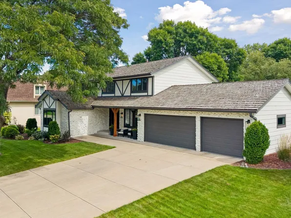7505 Hyde Park Dr, Edina, MN 55439