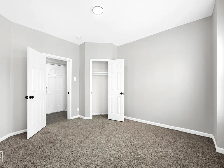 5749 W Chicago Ave — Photo 5