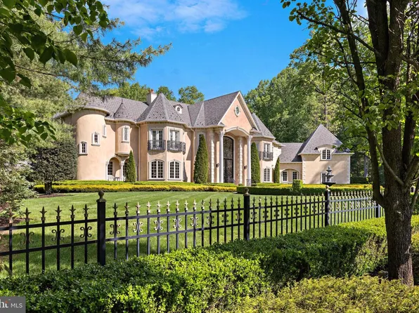 12 Raintree Ct, Holmdel, NJ 07733
