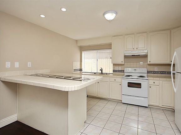 5th image of 1886 N Garland Ln
