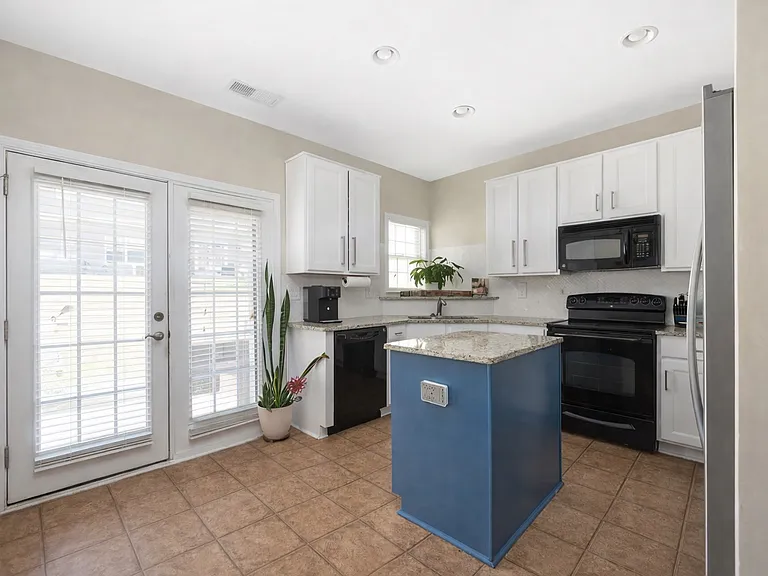 10563 Stoneacre Ct — Photo 7