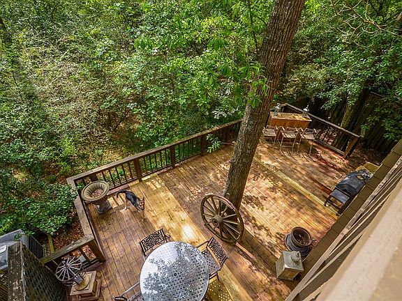 2nd image of 146 Sugarberry Cir