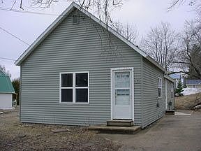 2nd image of 823 S Lake St