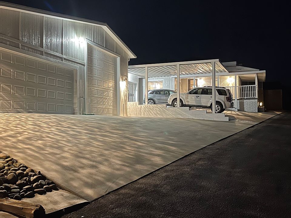 1st image of 888 Swan Dr