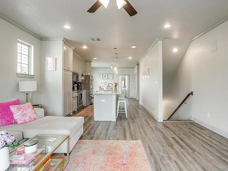 2537 McCart Ave #2537 — Photo 8