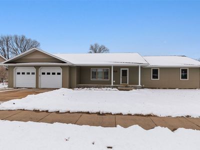 1704 4th Ave NW, Waverly, IA, 50677