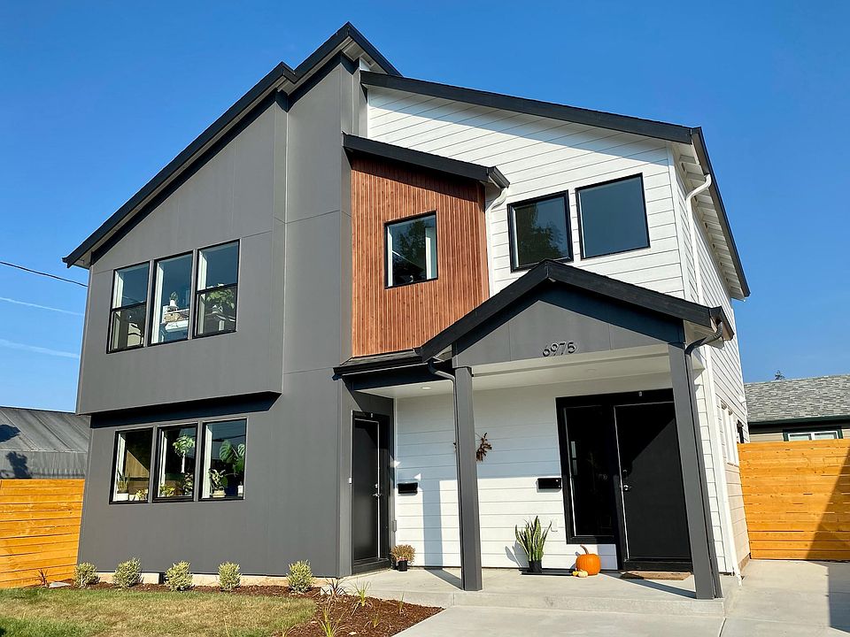 Unit B is on the right. The building is a two-story, side-by-side duplex so no one will be above you!