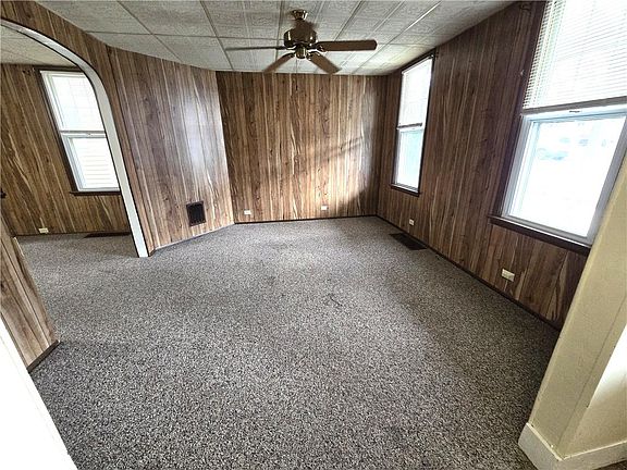 3rd image of 1215 Bushkill St
