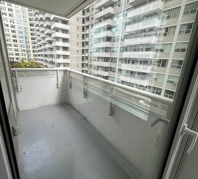 33 Dunfield Ave #703A — Photo 3