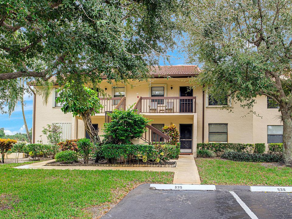 1st image of 4570 Lucerne Lakes Blvd Unit 202